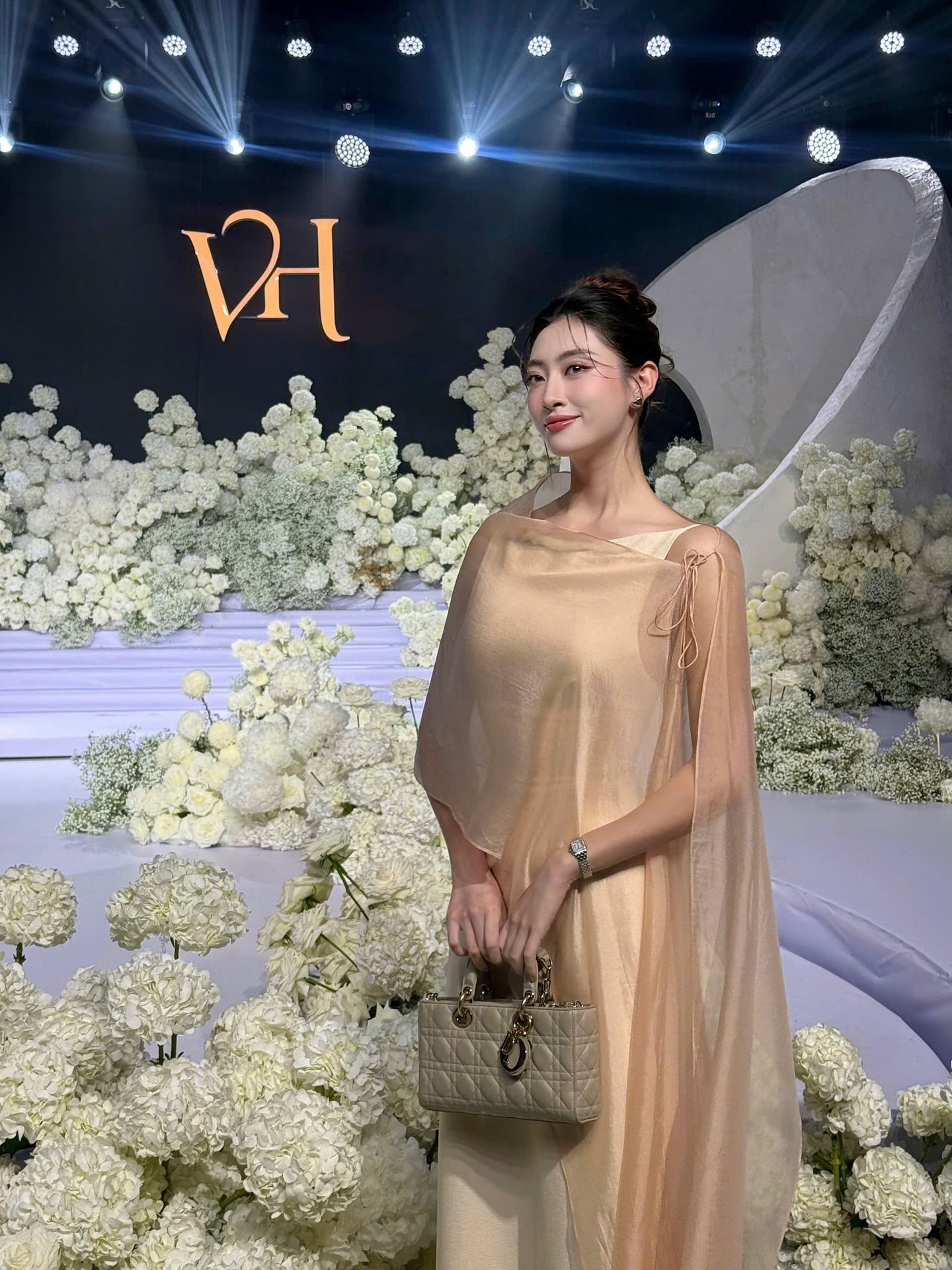 Lương Thùy Linh bị chê xuống sắc- Ảnh 11. Lương Thùy Linh bị chê xuống sắc- Ảnh 11.