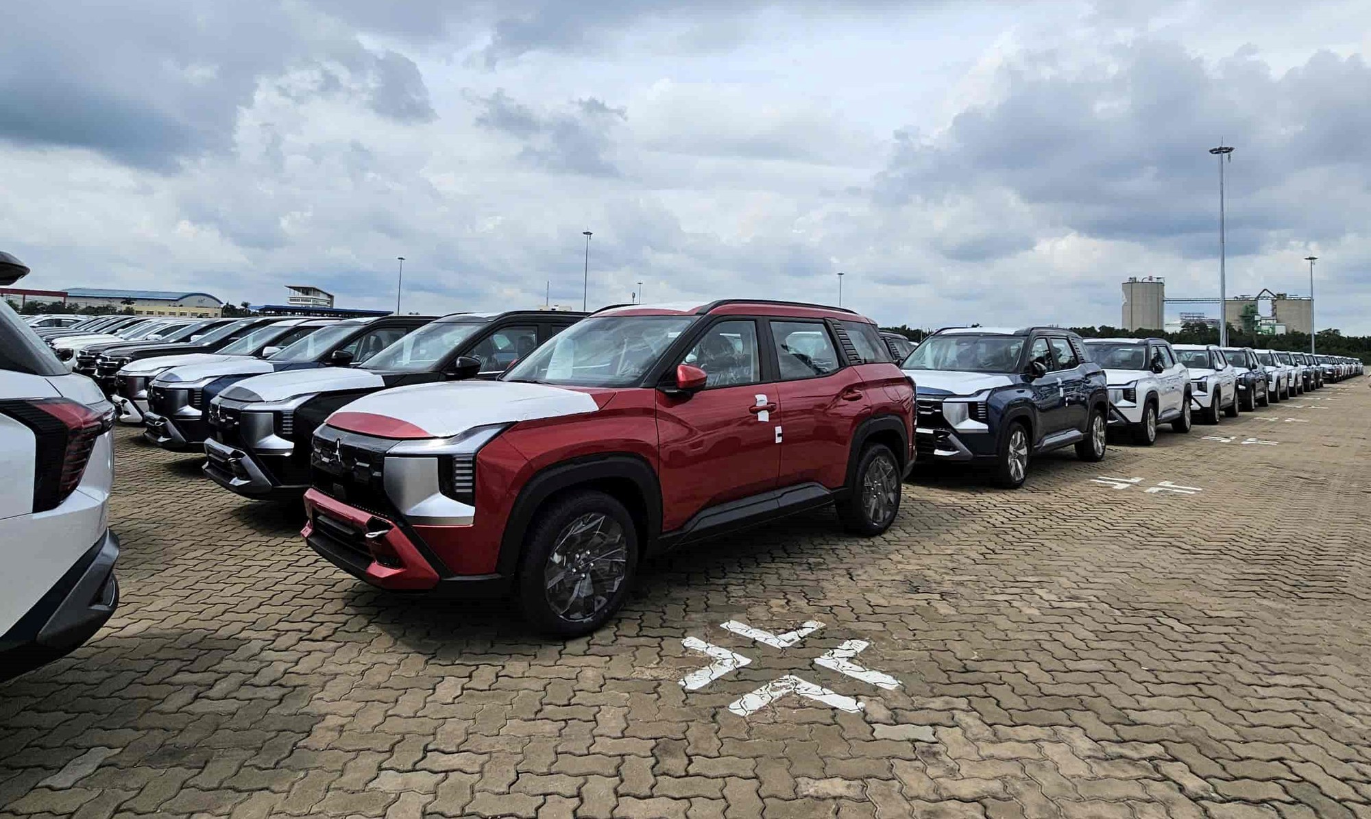 Website đã xóa tên, đại lý dừng nhận cọc, tượng đài một thời đối mặt với Website đã xóa tên, đại lý dừng nhận cọc, tượng đài một thời đối mặt với