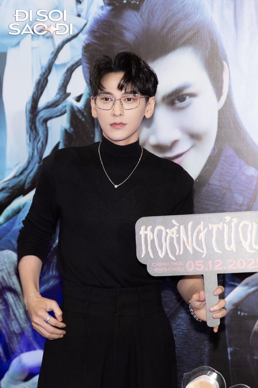 Thảm đỏ HOT nhất hôm nay: Lan Ngọc - Isaac đẹp phát sáng, 1 cặp sao Việt hôn nhau trước hàng trăm người- Ảnh 4.