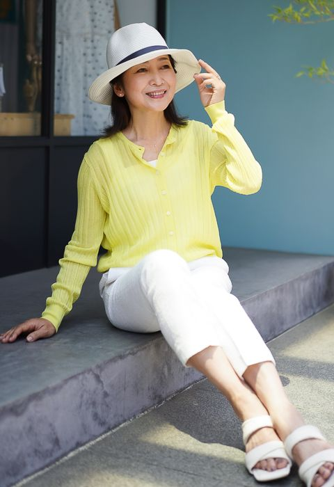 Cách chăm sóc tóc bạc cho phụ nữ trung niên: Làm sao để luôn bóng đẹp và không khô xơ, ngả vàng?- Ảnh 5.