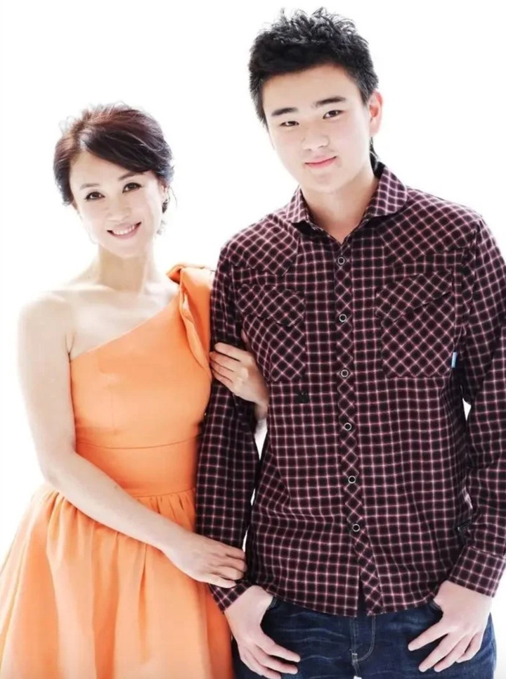 "Đát Kỷ gợi cảm nhất màn ảnh" Phó Nghệ Vỹ: Sống khép kín sau cú sốc mất con- Ảnh 3.