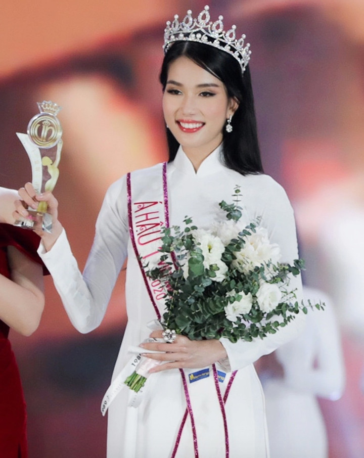 Á hậu Việt vừa nhận học bổng tiến sĩ: Từng làm MC VTV, hôn nhân viên mãn tuổi 27- Ảnh 1.