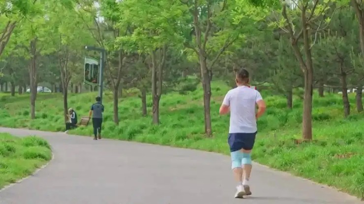 Người đàn ông 59 tuổi tử vong khi chạy bộ lúc 4 giờ sáng theo cách 