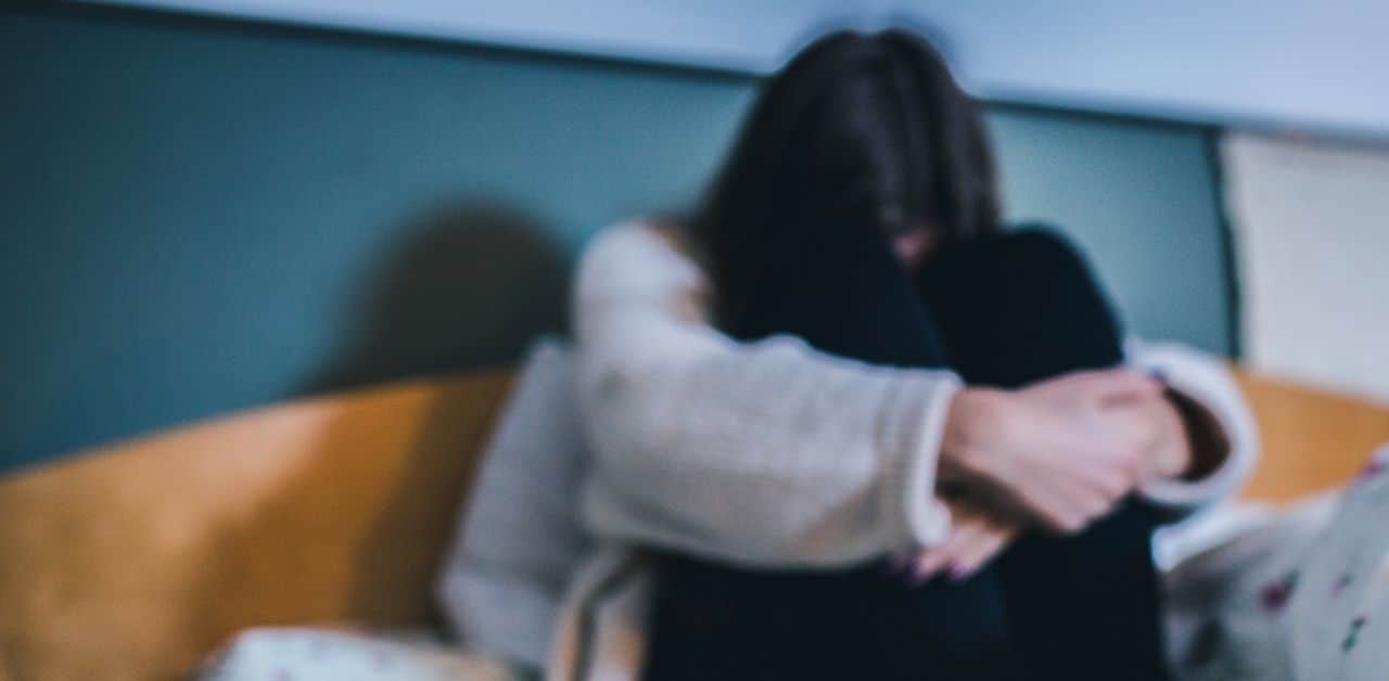 Đang ngồi trong phòng ngủ thì thấy bạn của bố trèo lên cửa sổ, cô gái hoảng loạn với diễn biến tiếp theo- Ảnh 2. Đang ngồi trong phòng ngủ thì thấy bạn của bố trèo lên cửa sổ, cô gái hoảng loạn với diễn biến tiếp theo- Ảnh 2.