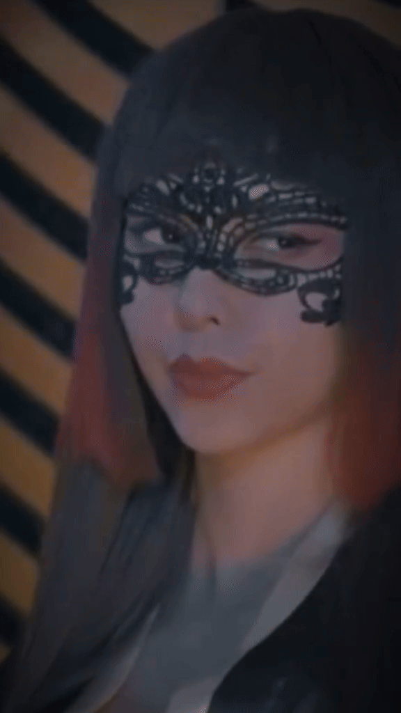 Tranh cãi không dứt về nhan sắc của diễn viên phim giờ vàng- Ảnh 6.