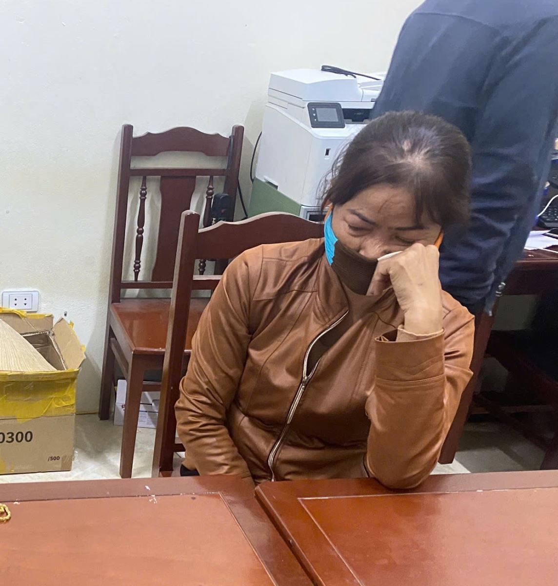 Khám xét khẩn cấp nơi ở, bắt giữ Nguyễn Thị Chung- Ảnh 2.