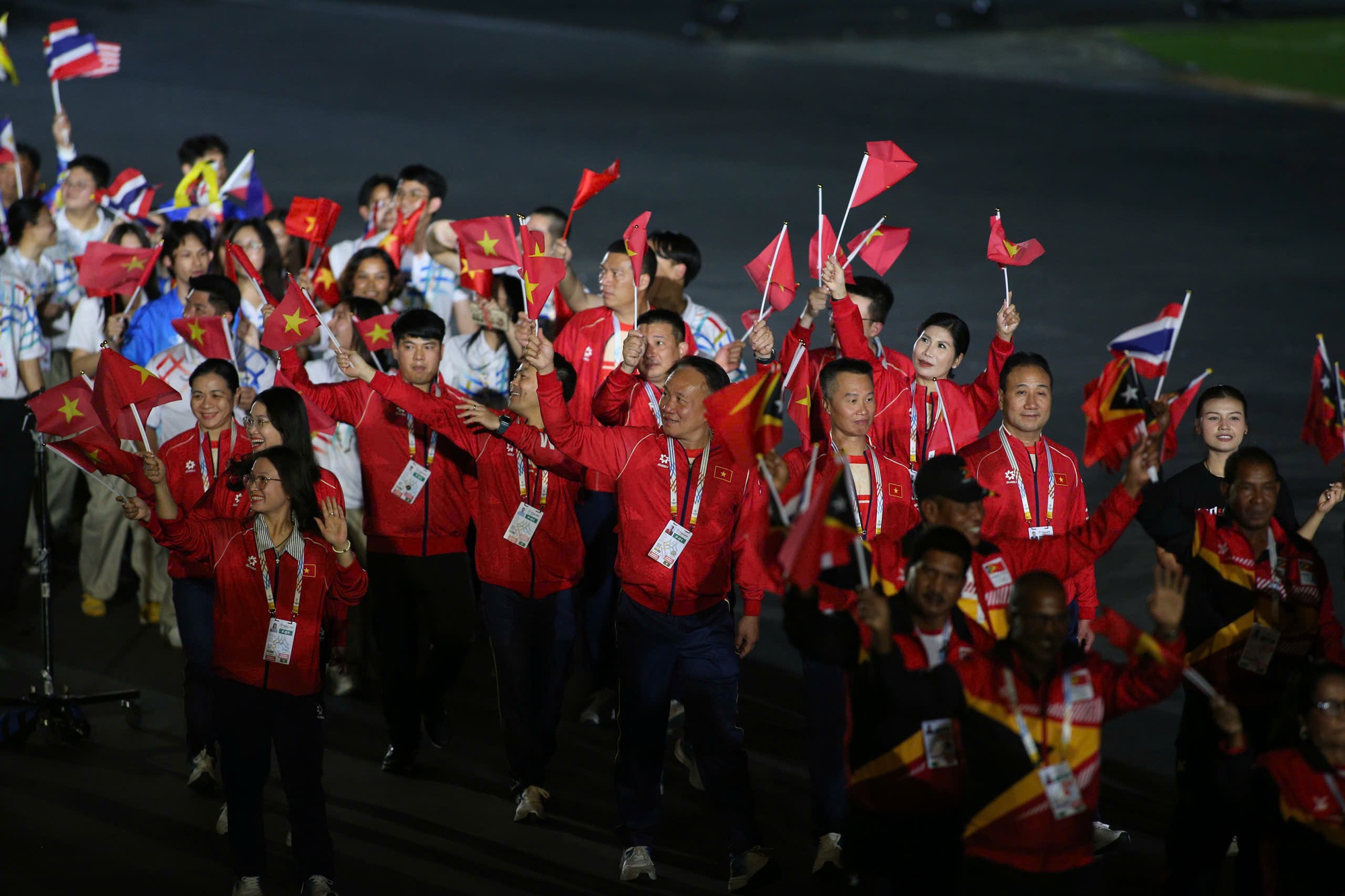 To&agrave;n cảnh bế mạc SEA Games 33: Ph&aacute;o hoa rực rỡ tạm biệt Th&aacute;i Lan, hẹn gặp lại ở Malaysia 2027- Ảnh 11.