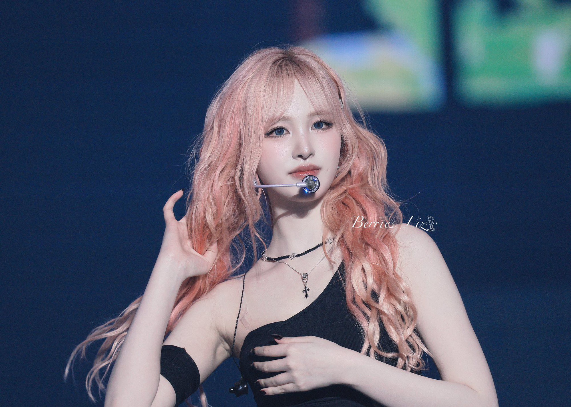 Khoảnh khắc k&eacute;m ho&agrave;n hảo của nữ idol tố c&aacute;o ti&ecirc;u chuẩn đẹp khắc nghiệt của Kpop- Ảnh 4.