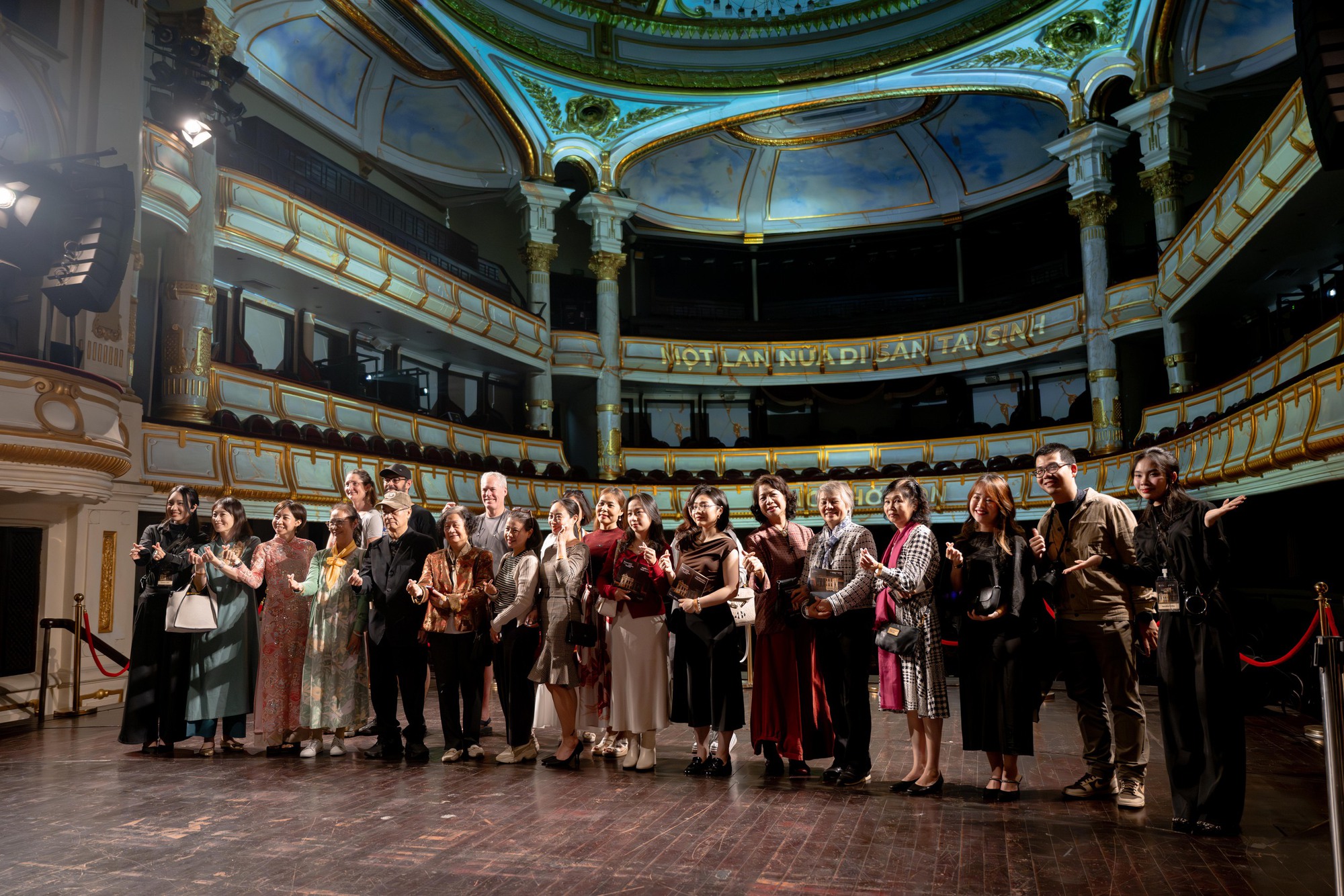 Cơ hội cuối để v&agrave;o Nh&agrave; H&aacute;t Lớn H&agrave; Nội trước khi đ&oacute;ng cửa 2 năm: Trải nghiệm c&oacute; 1-0-2 tại c&ocirc;ng tr&igrave;nh 115 tuổi- Ảnh 26.