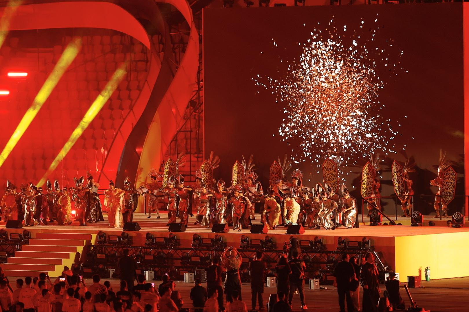 To&agrave;n cảnh bế mạc SEA Games 33: Ph&aacute;o hoa rực rỡ tạm biệt Th&aacute;i Lan, hẹn gặp lại ở Malaysia 2027- Ảnh 10.