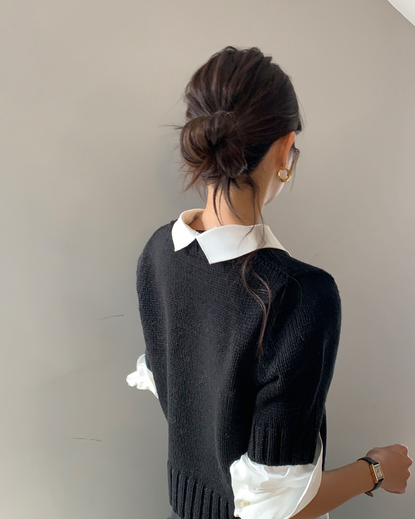 5 cách buộc tóc khi mặc áo mùa đông giúp diện mạo chỉn chu hơn hẳn, nhan sắc sáng bừng- Ảnh 4. 5 cách buộc tóc khi mặc áo mùa đông giúp diện mạo chỉn chu hơn hẳn, nhan sắc sáng bừng- Ảnh 4.