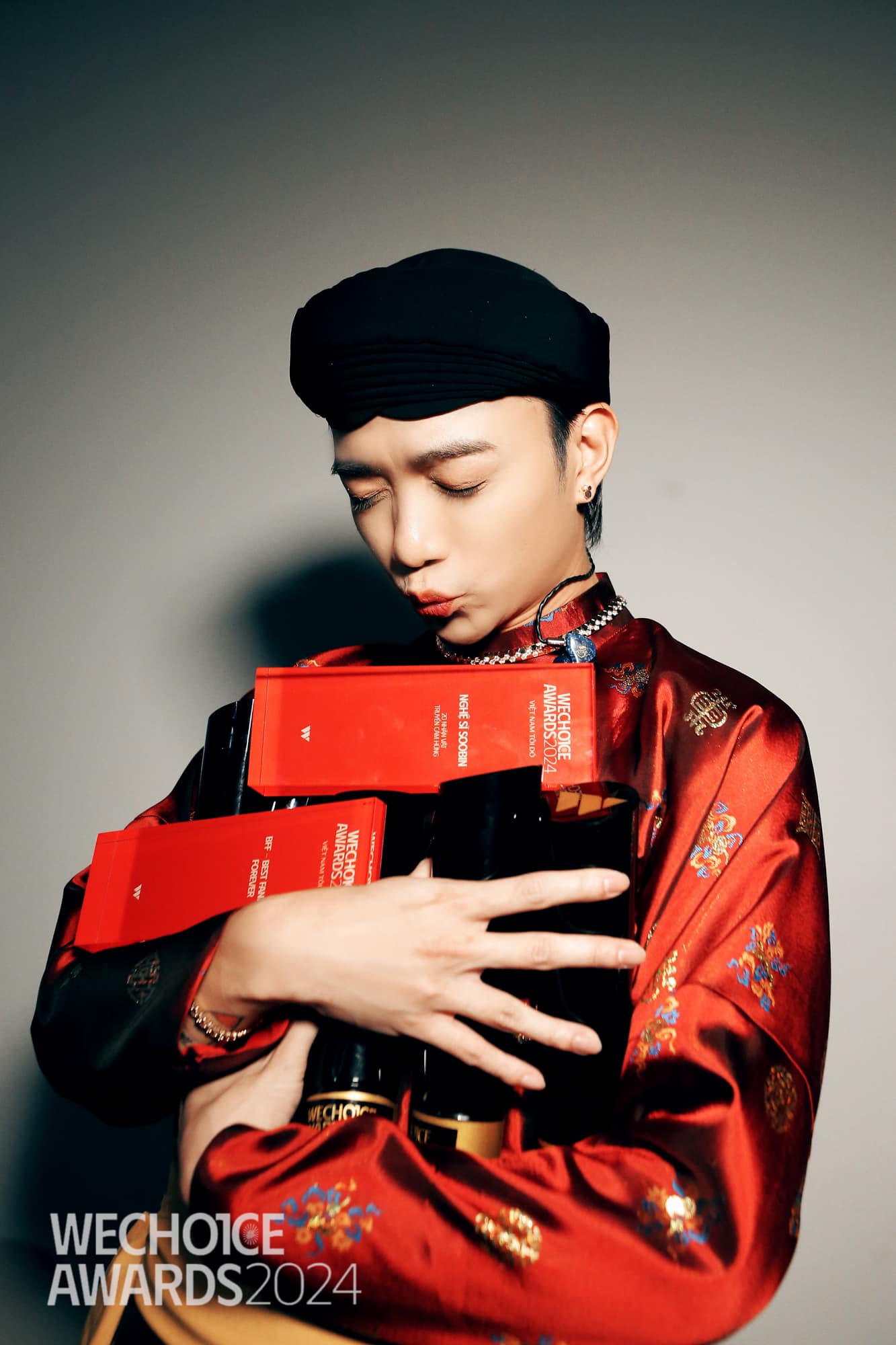 SOOBIN v&agrave; KINGDOM vừa c&oacute; c&uacute; ăn 3 cực đỉnh tại WeYoung 2025, trở th&agrave;nh đề cử duy nhất l&agrave;m được điều n&agrave;y- Ảnh 2.