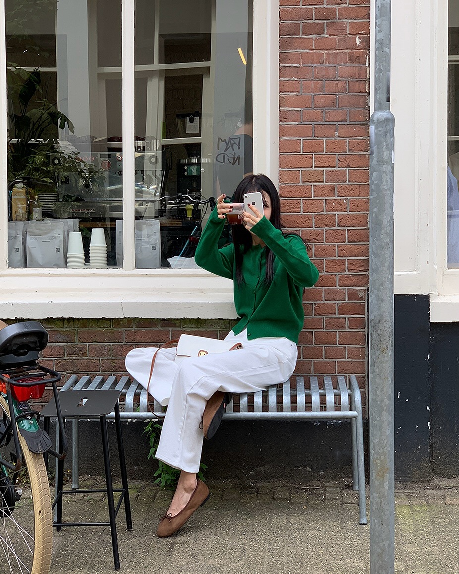 4 c&ocirc;ng thức mặc &aacute;o mỏng d&agrave;i tay hợp nhất với những ng&agrave;y kh&ocirc;ng lạnh- Ảnh 10.