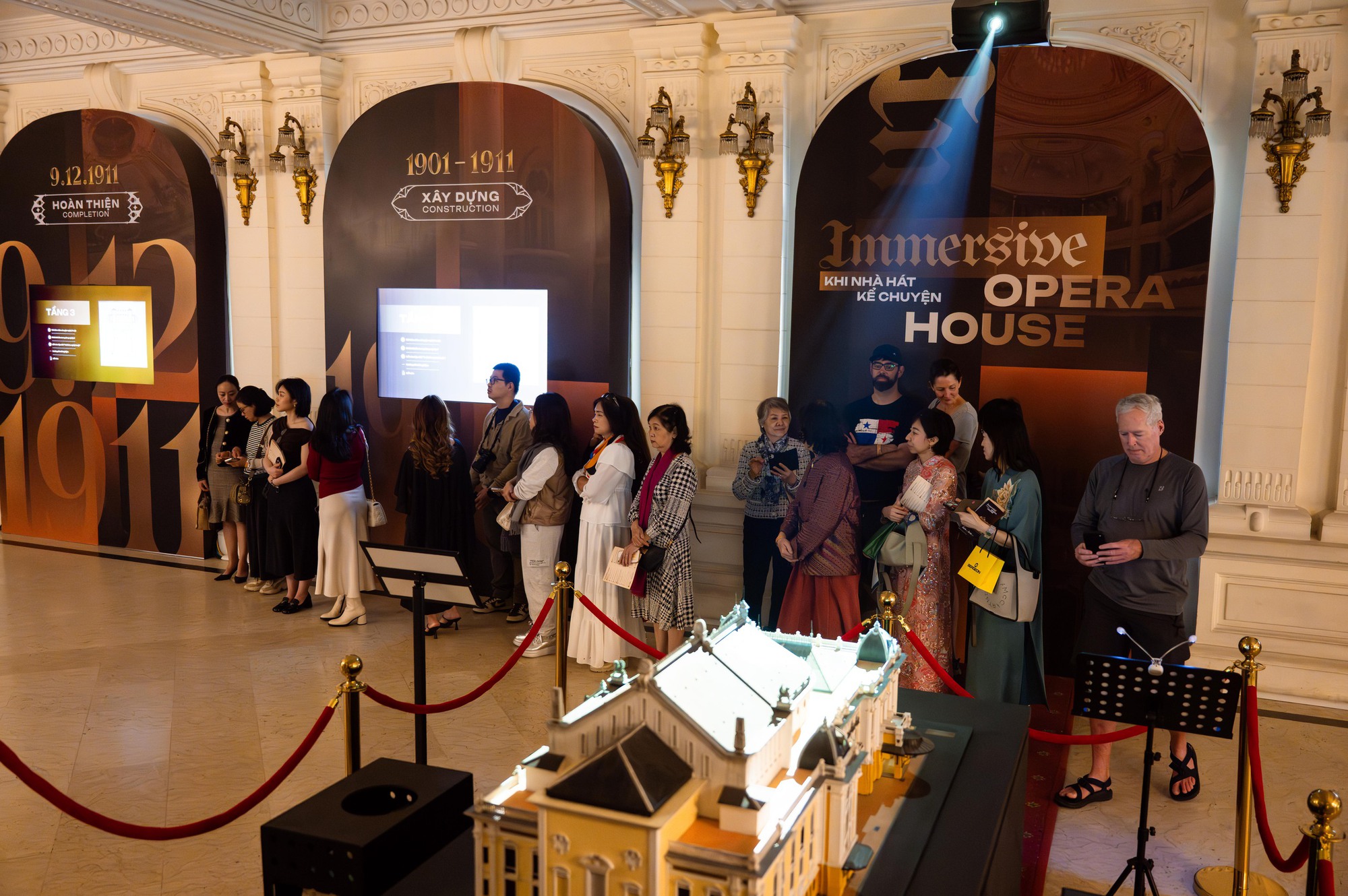 Cơ hội cuối để v&agrave;o Nh&agrave; H&aacute;t Lớn H&agrave; Nội trước khi đ&oacute;ng cửa 2 năm: Trải nghiệm c&oacute; 1-0-2 tại c&ocirc;ng tr&igrave;nh 115 tuổi- Ảnh 6.