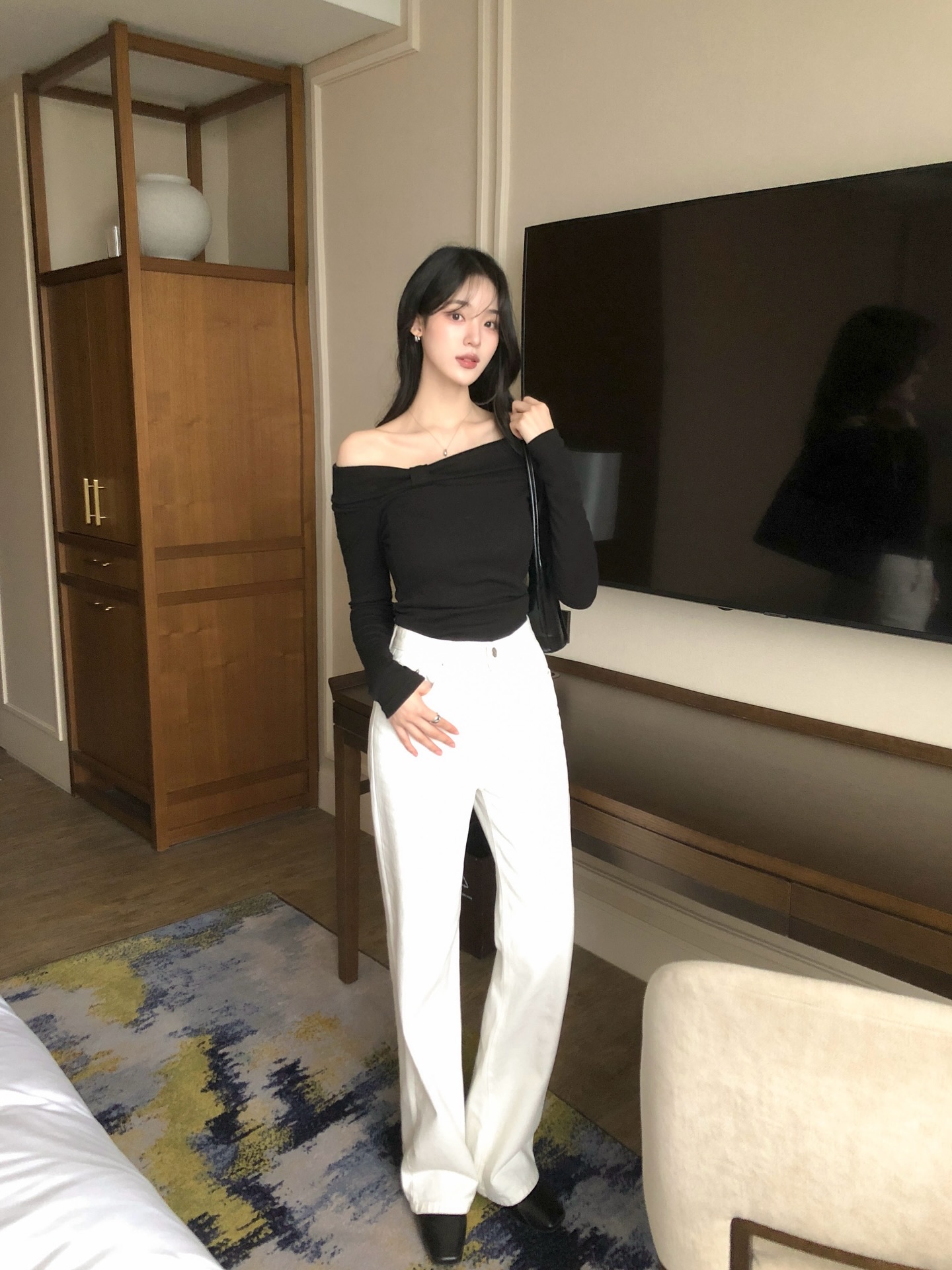 4 c&ocirc;ng thức mặc &aacute;o mỏng d&agrave;i tay hợp nhất với những ng&agrave;y kh&ocirc;ng lạnh- Ảnh 11.