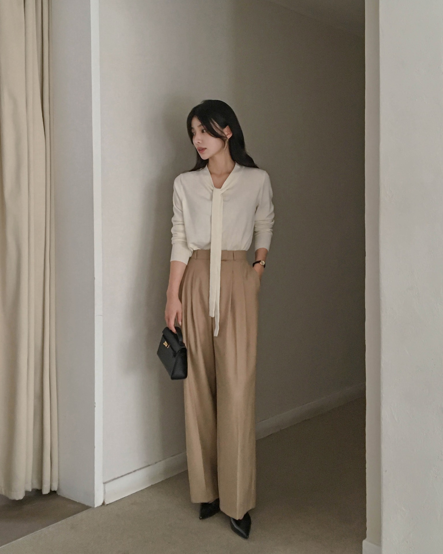 4 c&ocirc;ng thức mặc &aacute;o mỏng d&agrave;i tay hợp nhất với những ng&agrave;y kh&ocirc;ng lạnh- Ảnh 8.