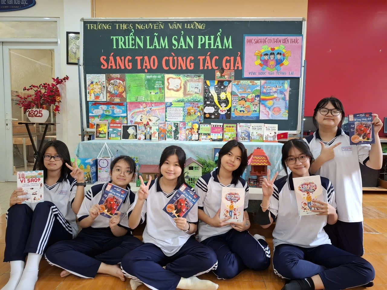 Giữa trung t&acirc;m TPHCM, phụ huynh ngỡ ng&agrave;ng với phiếu thu 10.000 đồng/th&aacute;ng- Ảnh 1.