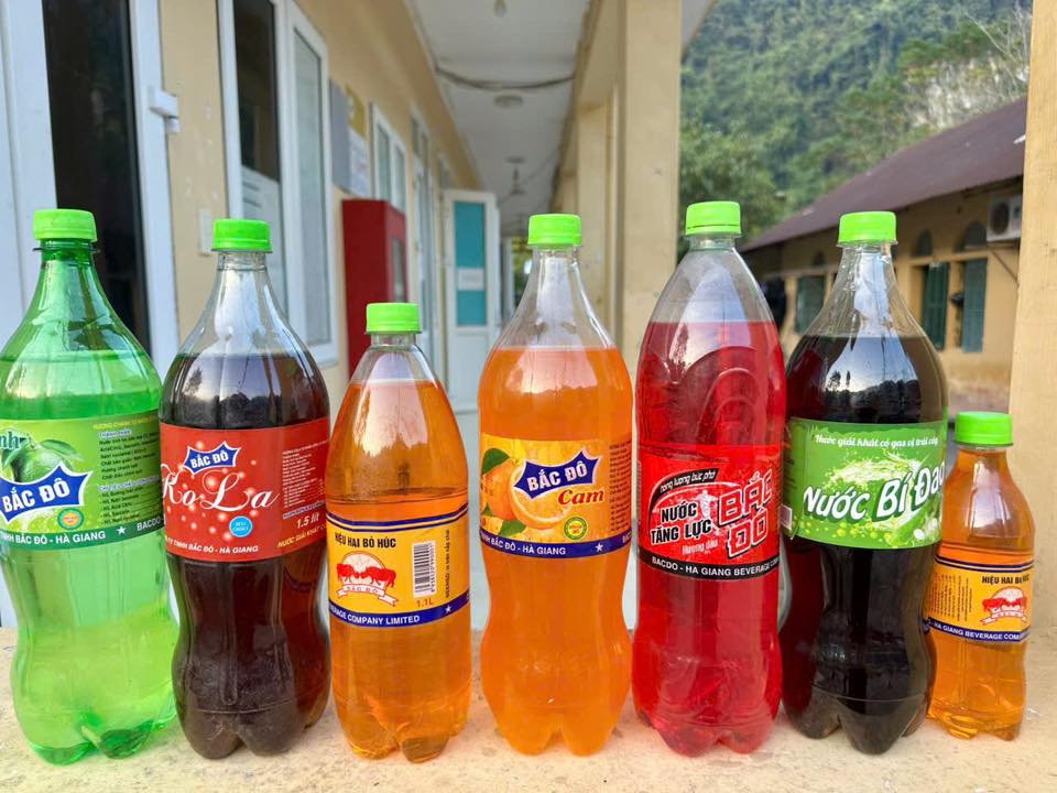 Thi hành lệnh bắt tạm giam chủ công ty nước giải khát Nguyễn Ngọc Sơn- Ảnh 2. Thi hành lệnh bắt tạm giam chủ công ty nước giải khát Nguyễn Ngọc Sơn- Ảnh 2.