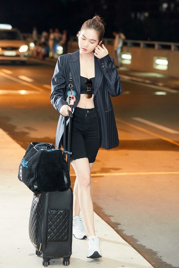 Ngọc Trinh đi đầu trend Ngọc Trinh đi đầu trend