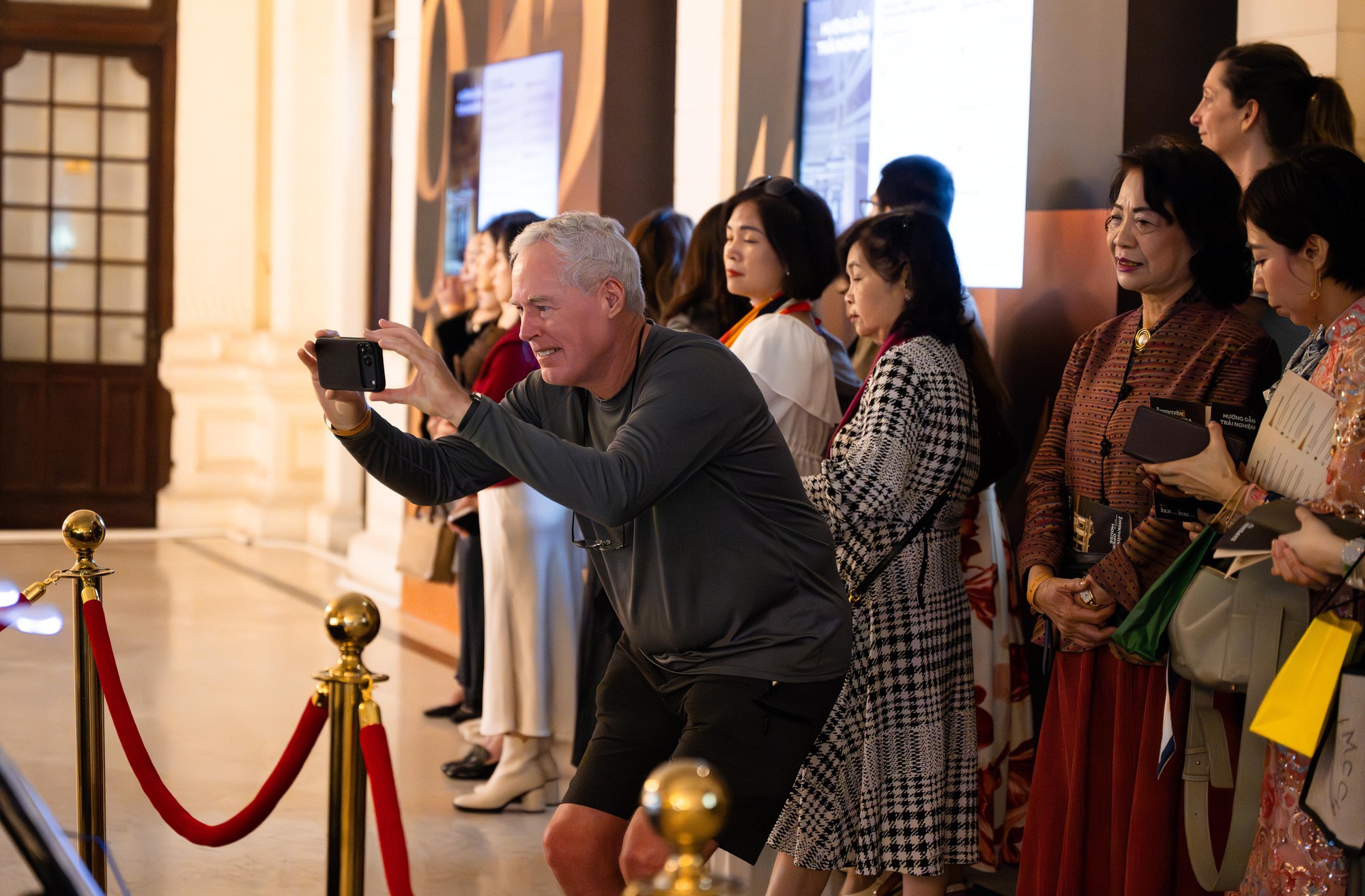 Cơ hội cuối để v&agrave;o Nh&agrave; H&aacute;t Lớn H&agrave; Nội trước khi đ&oacute;ng cửa 2 năm: Trải nghiệm c&oacute; 1-0-2 tại c&ocirc;ng tr&igrave;nh 115 tuổi- Ảnh 5.