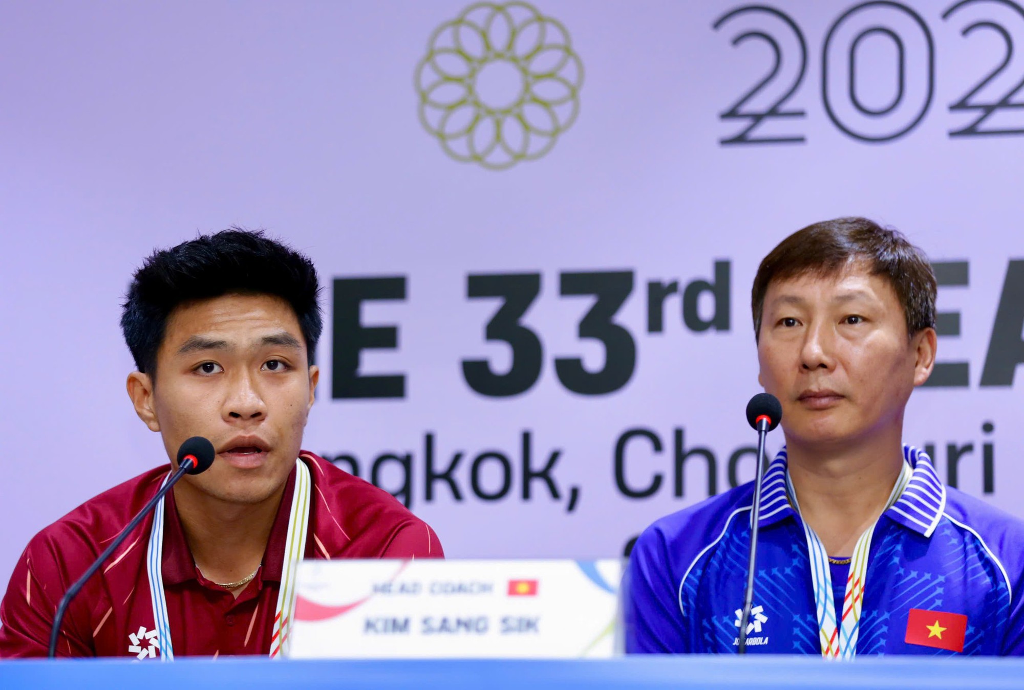 Tuyển thủ U22 Việt Nam g&acirc;y sốt v&igrave; 