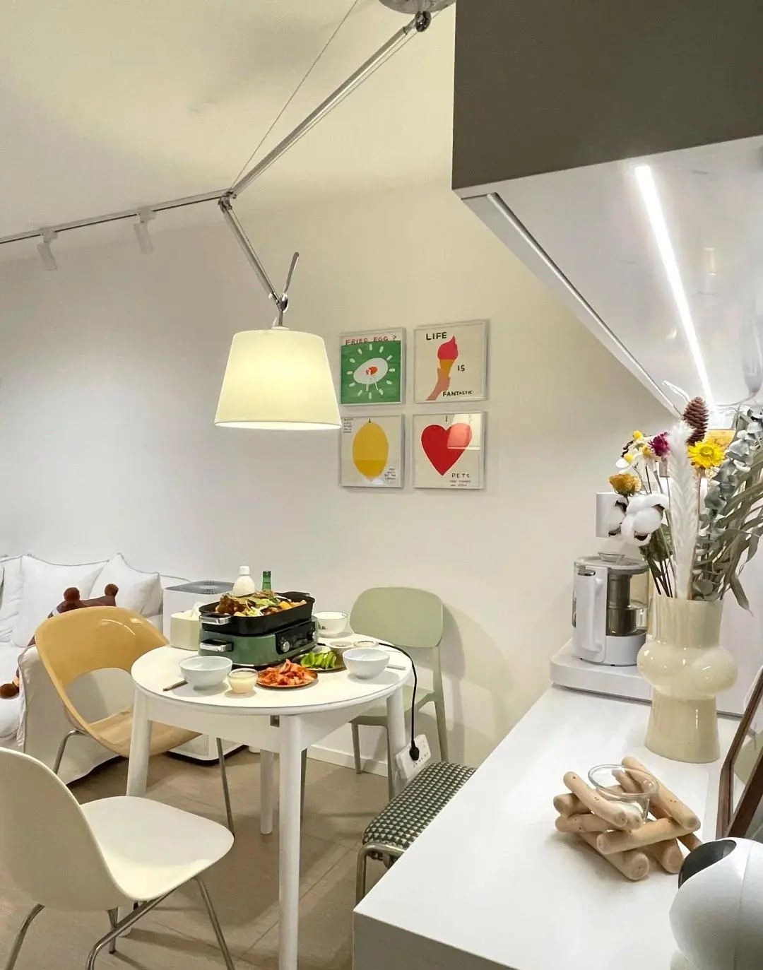 Đ&acirc;y l&agrave; ng&ocirc;i nh&agrave; Hong Kong lạ nhất t&ocirc;i từng thấy- Ảnh 1.