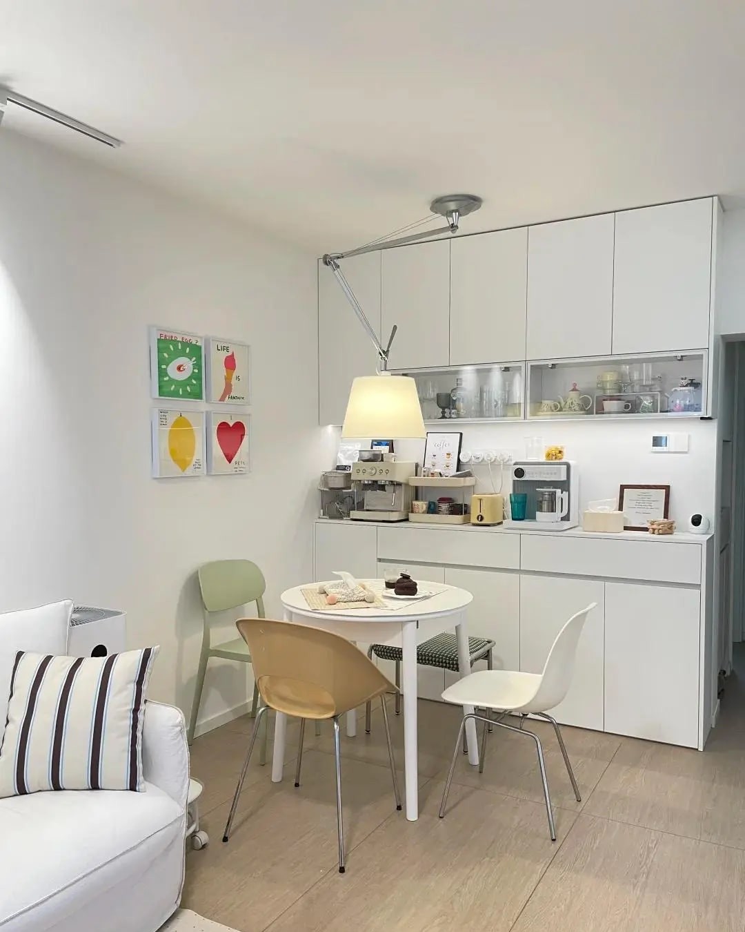 Đ&acirc;y l&agrave; ng&ocirc;i nh&agrave; Hong Kong lạ nhất t&ocirc;i từng thấy- Ảnh 7.