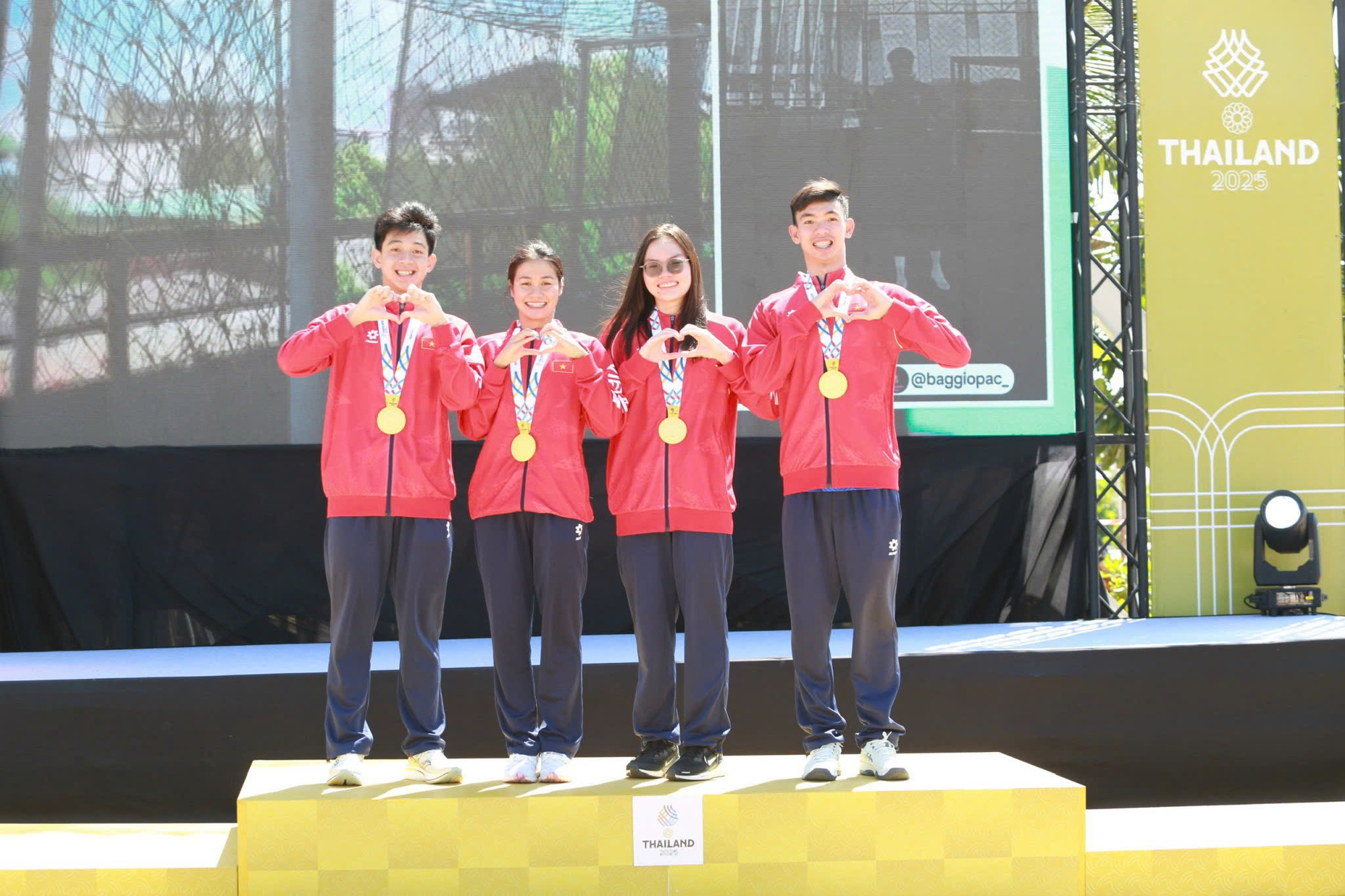 "Ti&ecirc;n c&aacute;" V&otilde; Thị Mỹ Ti&ecirc;n: C&ocirc; g&aacute;i kh&oacute;c tr&ecirc;n bục nhận huy chương lại l&agrave; người gi&agrave;nh nhiều huy chương nhất cho Việt Nam- Ảnh 4.