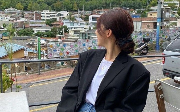 35 tuổi kiếm được tiền l&agrave; chưa đủ- Ảnh 1.