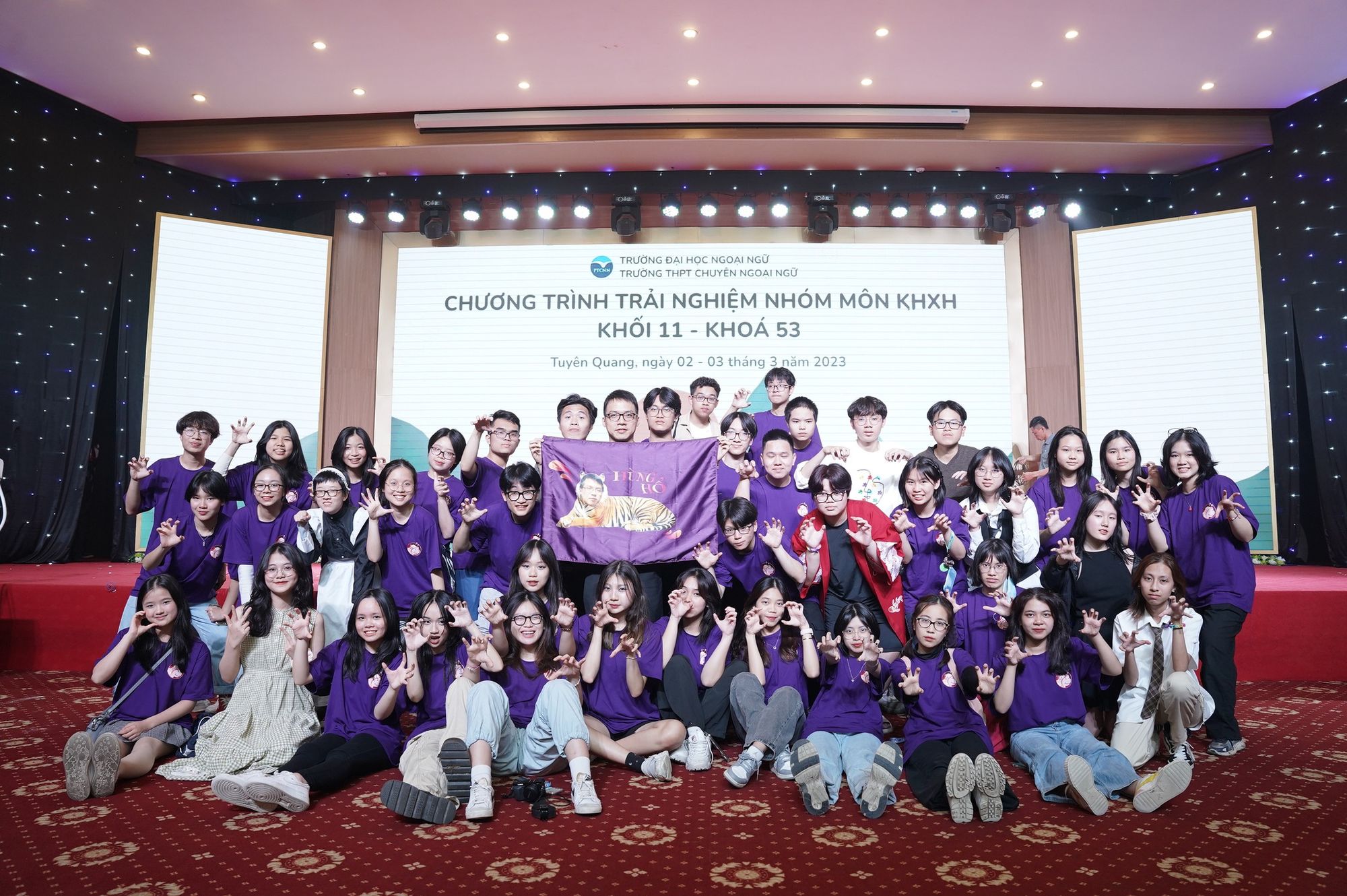 Ng&ocirc;i trường "lọt thỏm" giữa l&ograve;ng ĐHQG H&agrave; Nội: Diện t&iacute;ch nhỏ nhưng th&agrave;nh t&iacute;ch khủng, chỉ 1 học kỳ c&oacute; 4 học sinh đạt điểm SAT tuyệt đối!- Ảnh 4.