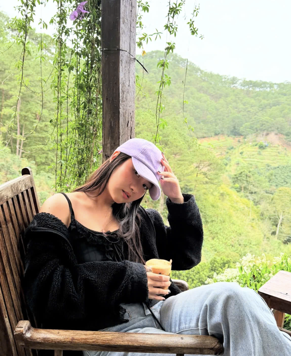 1 n&agrave;ng hậu cứ để mặt mộc mới g&acirc;y ch&uacute; &yacute;- Ảnh 6.