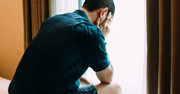 Người đ&agrave;n &ocirc;ng xuất hiện đốm lạ ở v&ugrave;ng k&iacute;n d&ugrave; 1 năm kh&ocirc;ng quan hệ, thất thần ph&aacute;t hiện thủ phạm ch&iacute;nh l&agrave;... anh trai m&igrave;nh