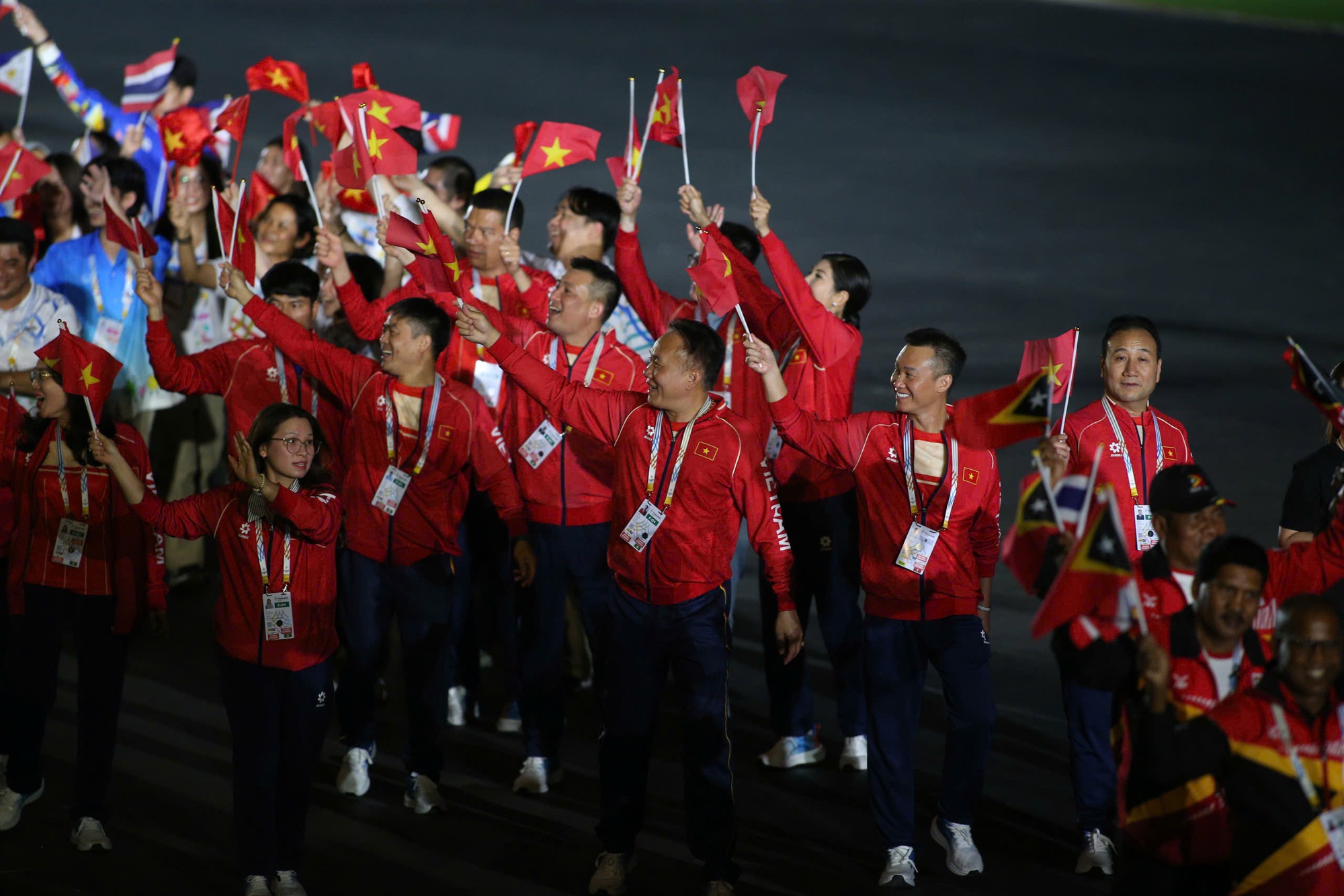 To&agrave;n cảnh bế mạc SEA Games 33: Ph&aacute;o hoa rực rỡ tạm biệt Th&aacute;i Lan, hẹn gặp lại ở Malaysia 2027- Ảnh 12.