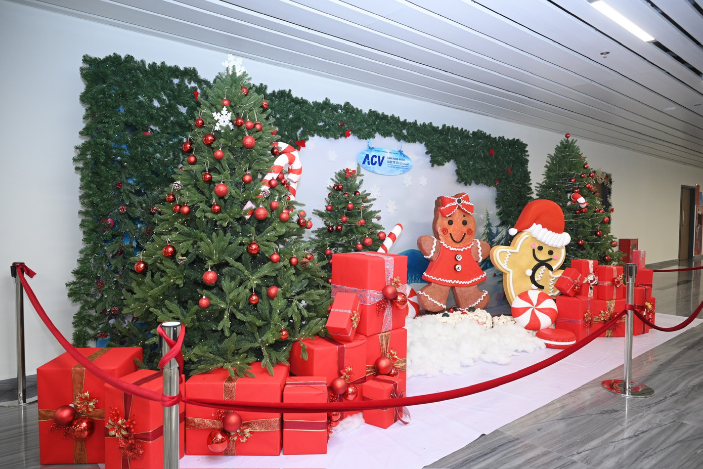 Điểm check-in mới toanh m&ugrave;a Gi&aacute;ng sinh ở nh&agrave; ga hiện đại nhất Việt Nam- Ảnh 9.