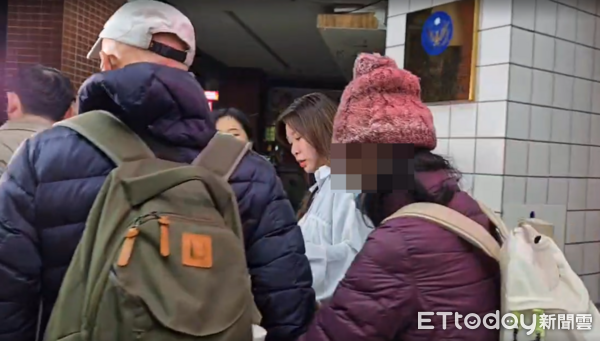 Vụ tấn c&ocirc;ng li&ecirc;n ho&agrave;n tại Đ&agrave;i Loan (Trung Quốc): Số người thiệt mạng tăng, cha mẹ nghi phạm c&uacute;i gằm rời đồn cảnh s&aacute;t- Ảnh 2.