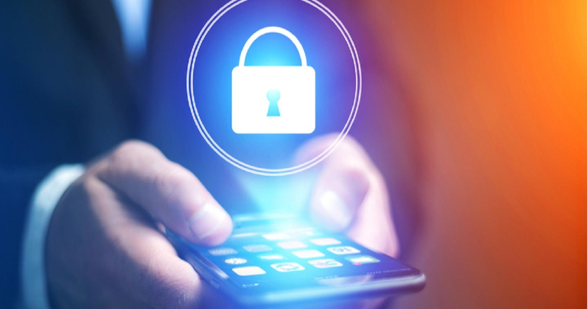 V&igrave; sao kẻ lừa đảo đọc vanh v&aacute;ch số dư, biết ch&iacute;nh x&aacute;c m&atilde; OTP của bạn d&ugrave; điện thoại vẫn nằm tr&ecirc;n tay?- Ảnh 1.