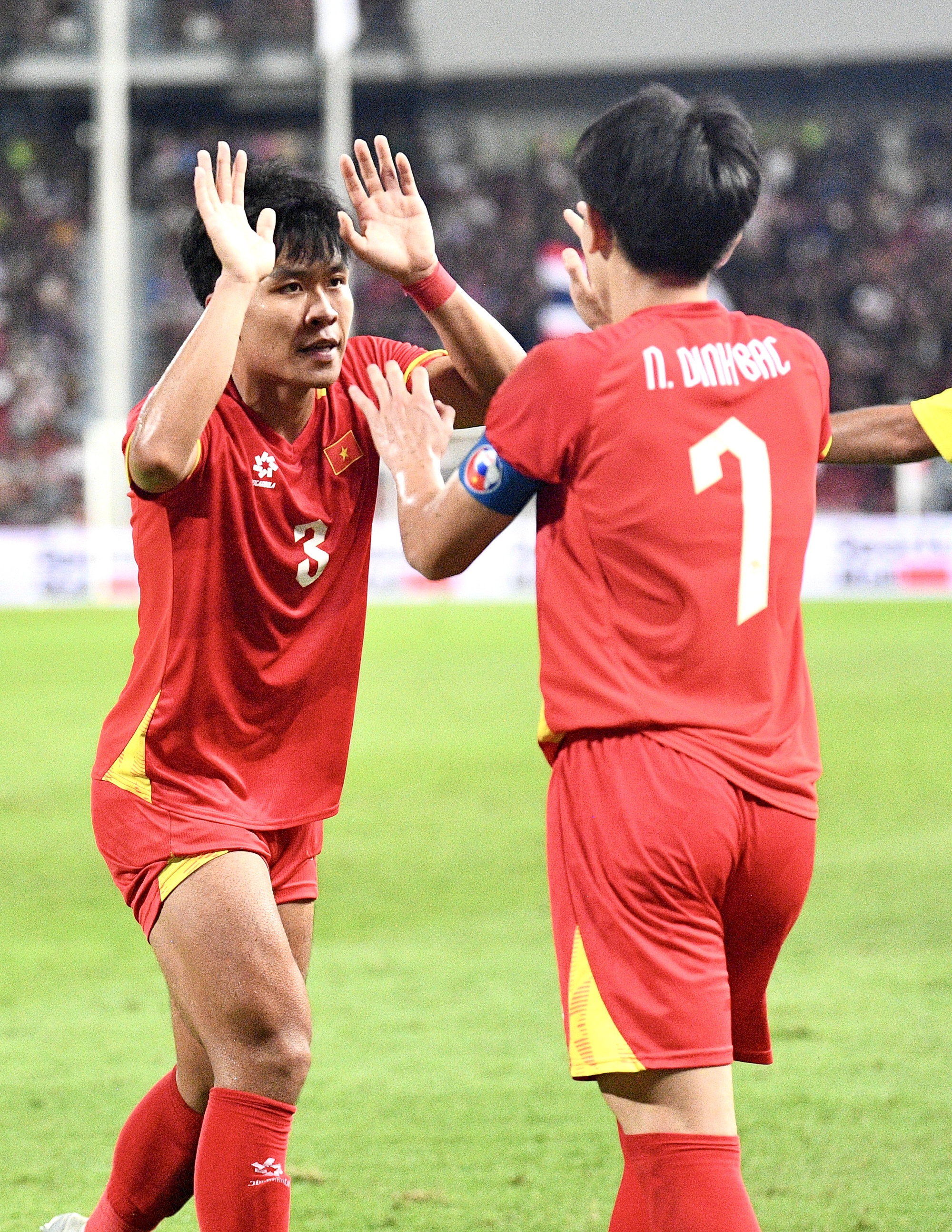 Tuyển thủ U22 Việt Nam g&acirc;y sốt v&igrave; 