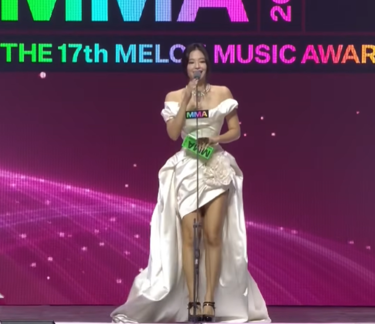 Jennie quyết l&agrave;m c&ocirc; d&acirc;u, &ldquo;qu&eacute;t sạch&rdquo; MMA sau 7 năm- Ảnh 7.