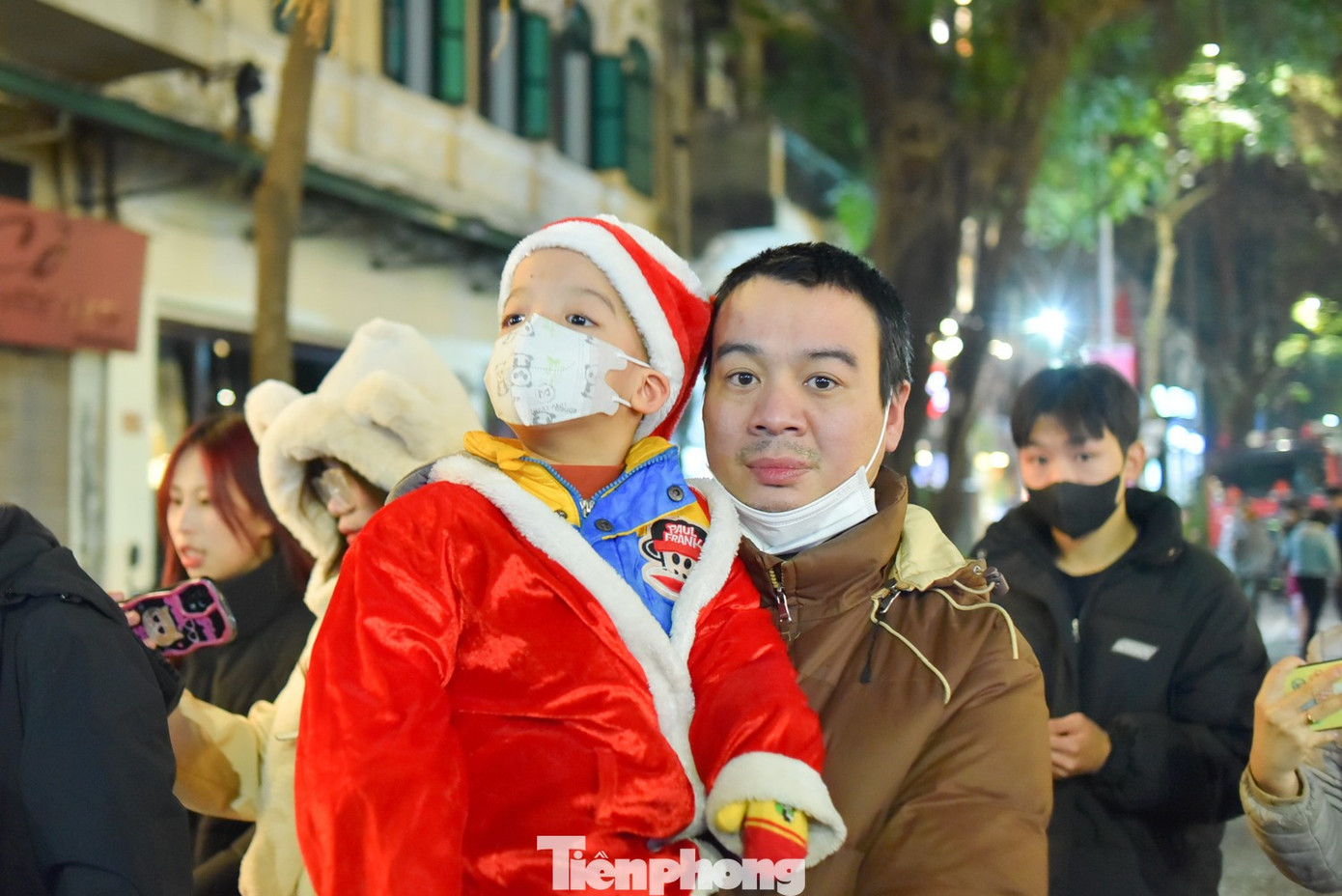 Miền Bắc đ&oacute;n kh&ocirc;ng kh&iacute; lạnh mạnh v&agrave;o dịp Gi&aacute;ng sinh- Ảnh 1.