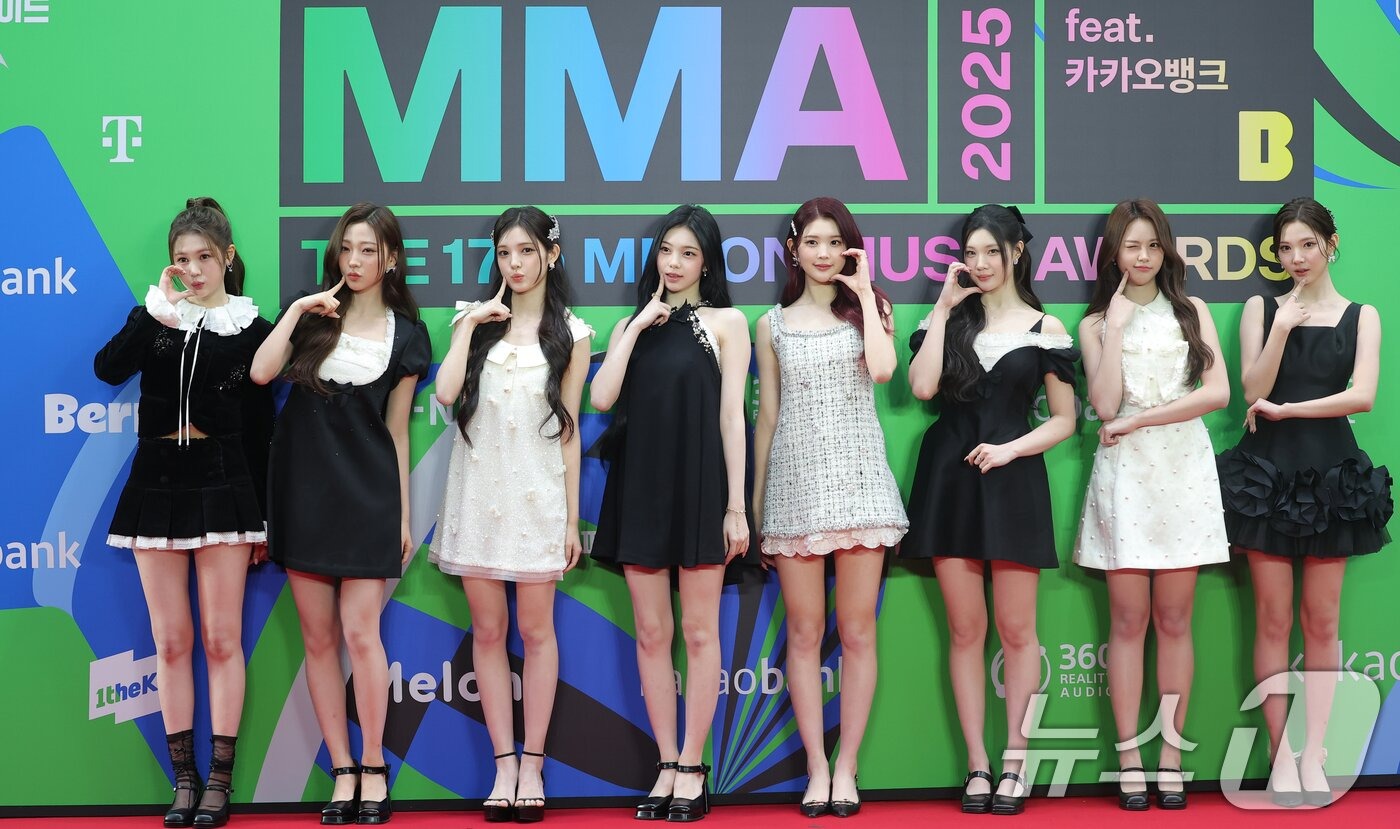 Thảm đỏ MMA 2025: Jennie h&oacute;a &ldquo;nữ ho&agrave;ng&rdquo; đụng mặt t&igrave;nh cũ GD - Kai, Winter (aespa) lộ diện sau ồn &agrave;o hẹn h&ograve; Jungkook- Ảnh 34.