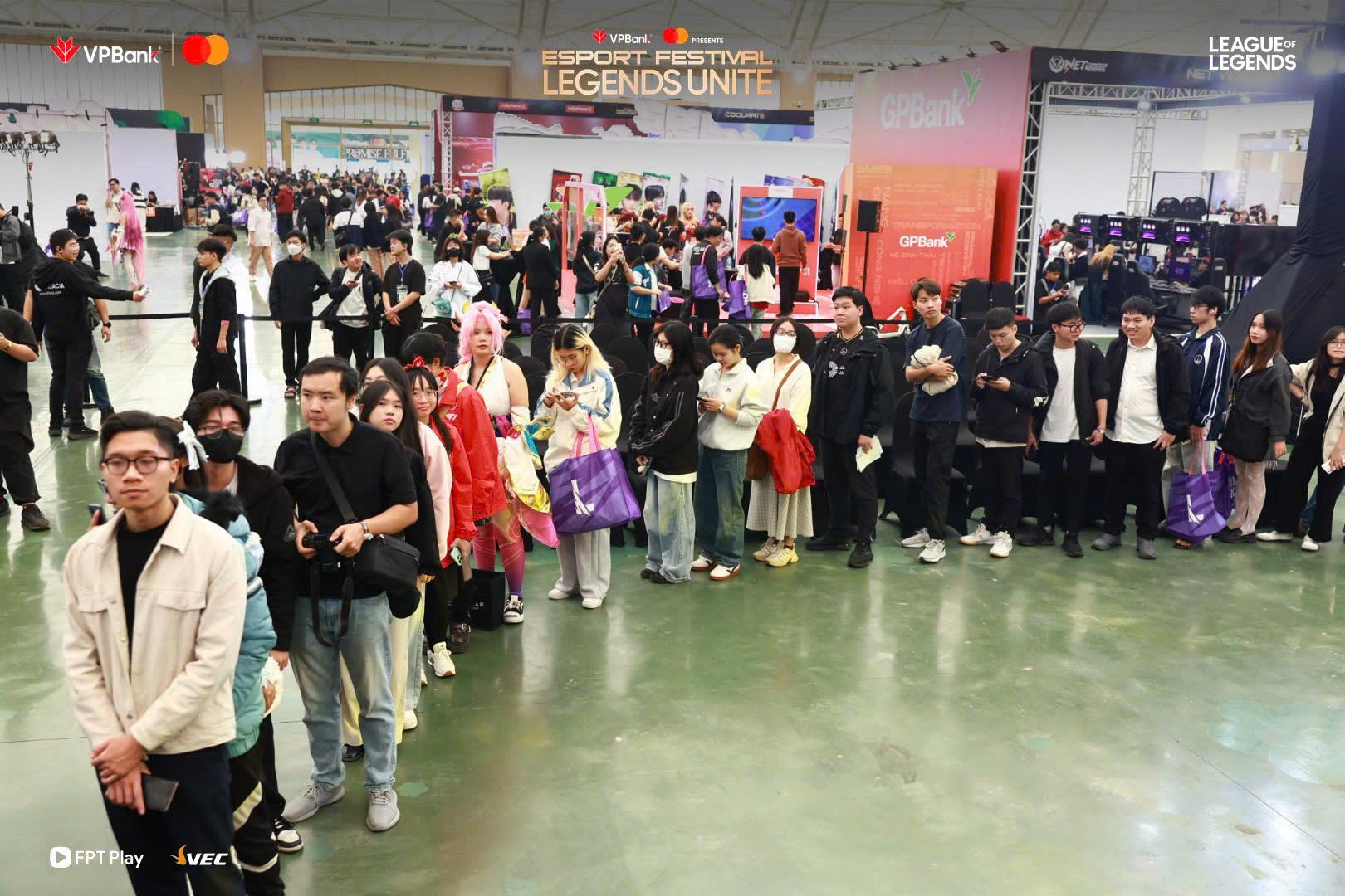 Nhiều đặc quyền chưa từng c&oacute; cho fan T1 v&agrave; Faker tại Việt Nam- Ảnh 3.