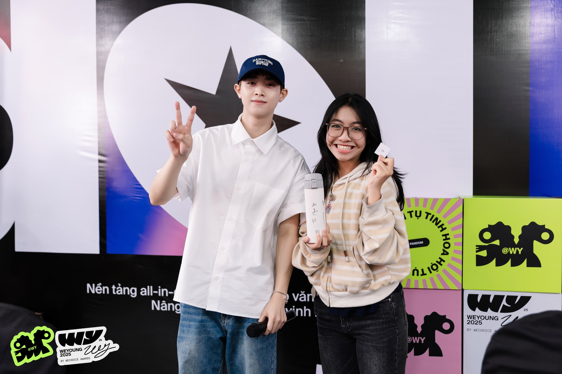 Mỹ nam Mưa Đỏ v&agrave; 1 