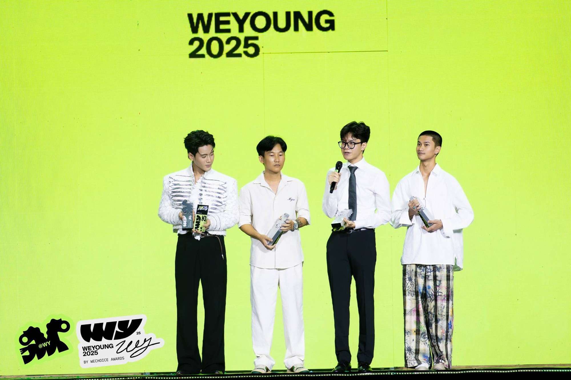Chàng trai "tiểu thuyết cũng không dám viết" xuất hiện trên sân khấu WeYoung 2025- Ảnh 3.