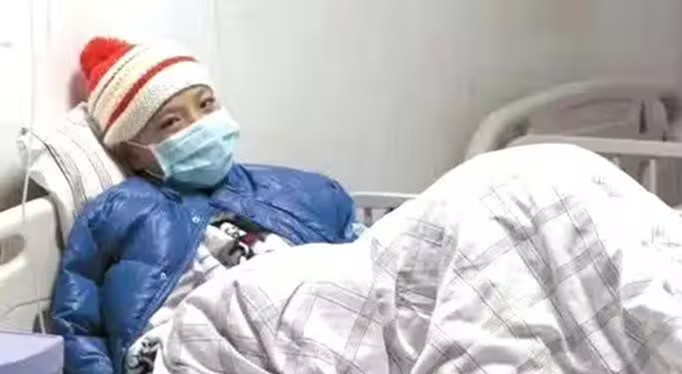 B&eacute; g&aacute;i 14 tuổi mắc ung thư trực tr&agrave;ng, b&aacute;c sĩ cảnh b&aacute;o: Th&agrave; nhịn đ&oacute;i c&ograve;n hơn cho trẻ ăn 4 loại bữa s&aacute;ng n&agrave;y- Ảnh 1.