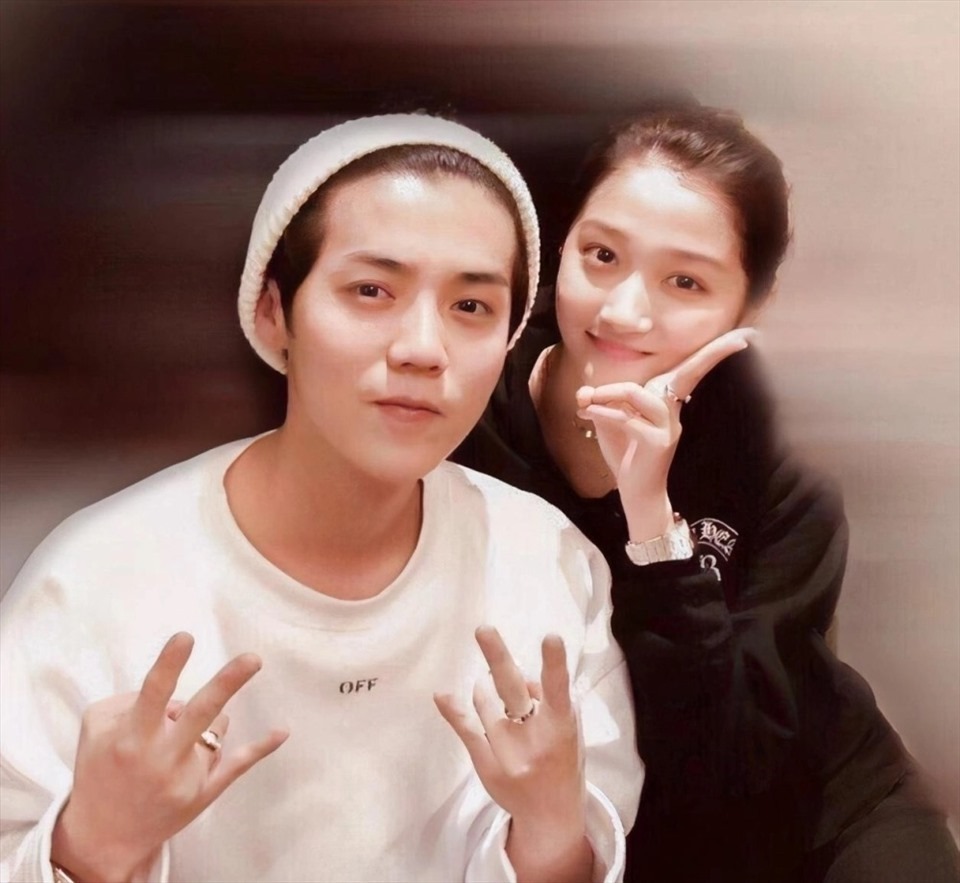 Showbiz đ&atilde; đồn chỉ c&oacute; đ&uacute;ng: Mỹ nh&acirc;n 97 - ca sĩ 90 chia tay sau 7 năm hẹn h&ograve;!- Ảnh 2.