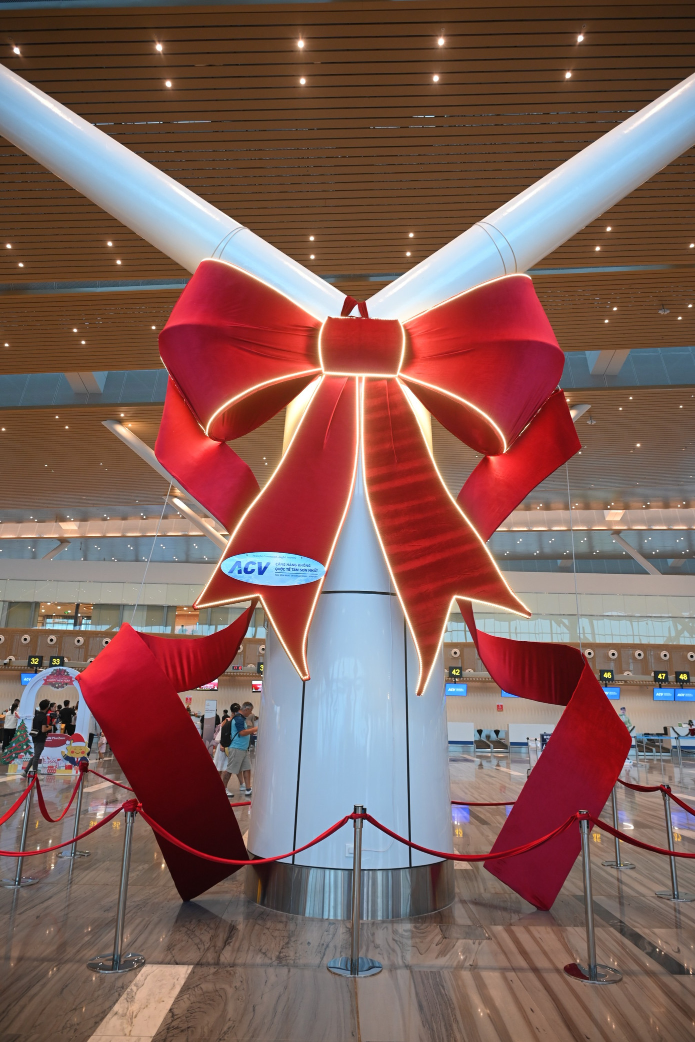 Điểm check-in mới toanh m&ugrave;a Gi&aacute;ng sinh ở nh&agrave; ga hiện đại nhất Việt Nam- Ảnh 4.