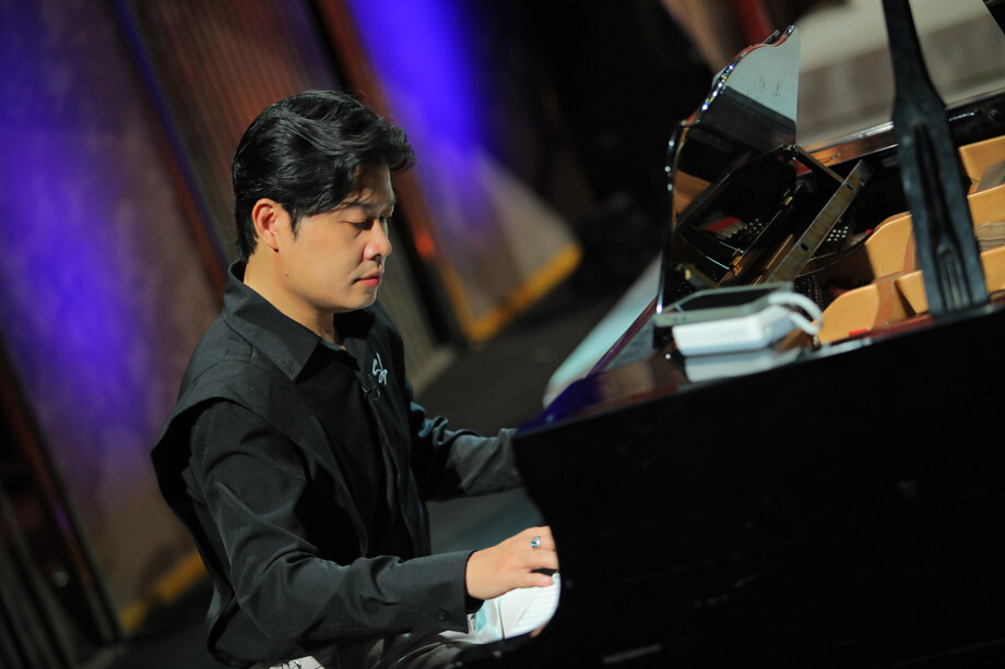 Ca kh&uacute;c 10 tỉ view gi&uacute;p 2 người đổi đời: Mua 2 căn nh&agrave;, được Ban Tuy&ecirc;n gi&aacute;o v&agrave; D&acirc;n vận Th&agrave;nh uỷ TP.HCM khen thưởng- Ảnh 1.