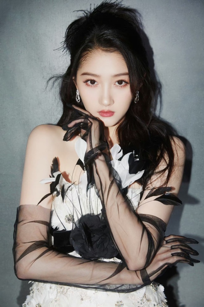 Showbiz đ&atilde; đồn chỉ c&oacute; đ&uacute;ng: Mỹ nh&acirc;n 97 - ca sĩ 90 chia tay sau 7 năm hẹn h&ograve;!- Ảnh 3.