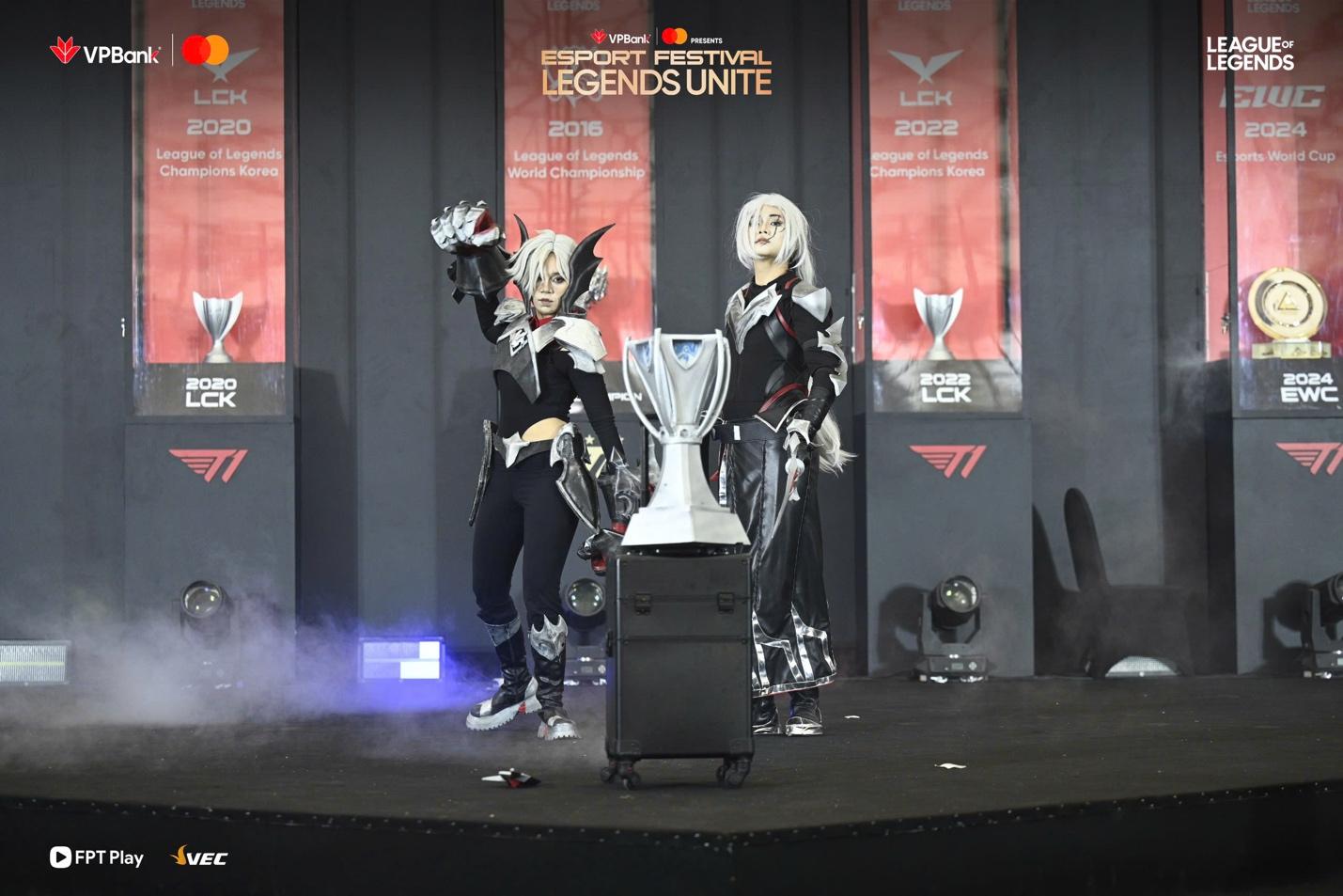 Điểm mặt d&agrave;n trai xinh g&aacute;i đẹp g&acirc;y sốt tại sự kiện VPBank presents eSport Festival: Legends Unite- Ảnh 6.