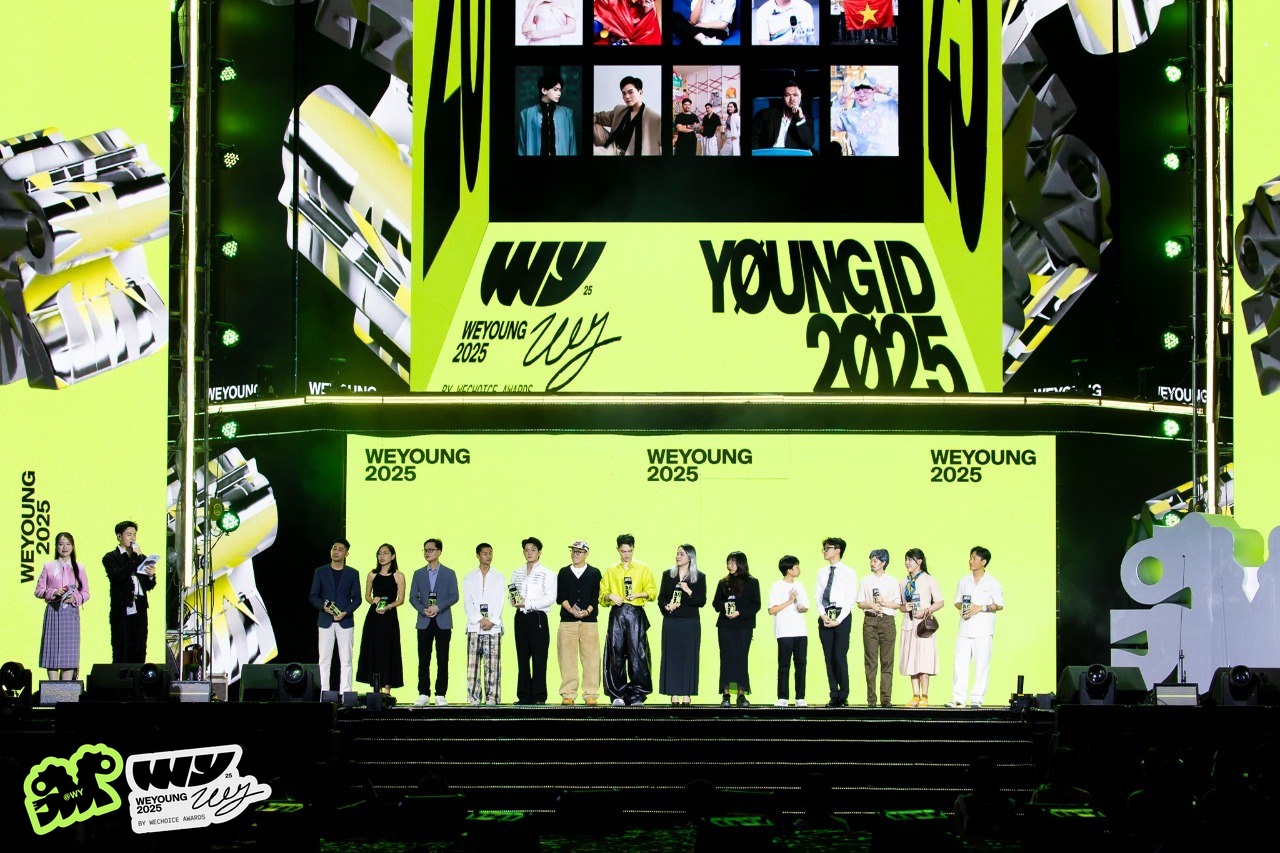 Chàng trai "tiểu thuyết cũng không dám viết" xuất hiện trên sân khấu WeYoung 2025- Ảnh 2.
